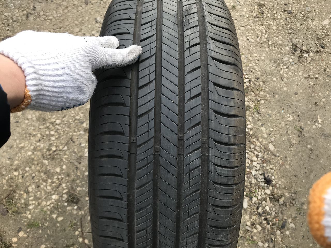 Hankook Kinergy GT 235/60 R18