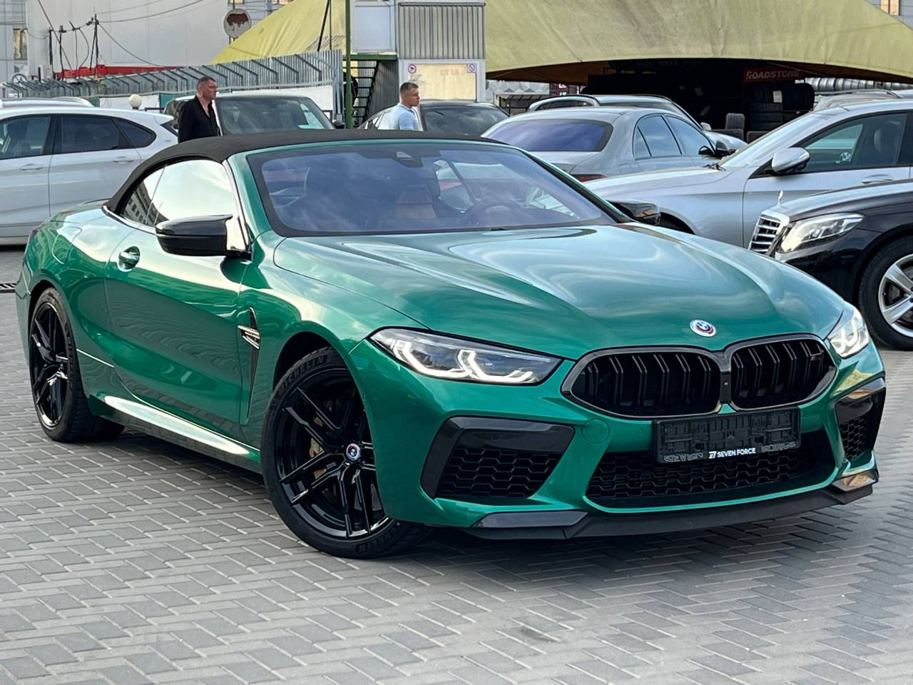 BMW M8 фото 3