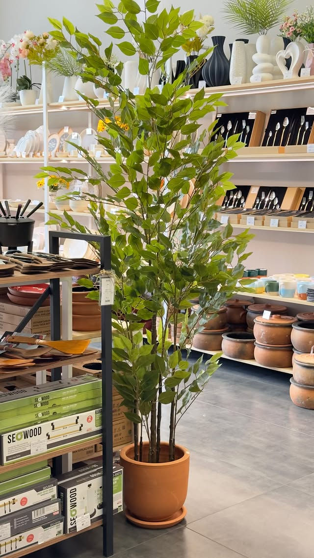 Decor-flori artificiale și vaze  foto 19