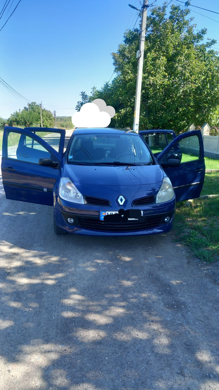 Renault Clio foto 0