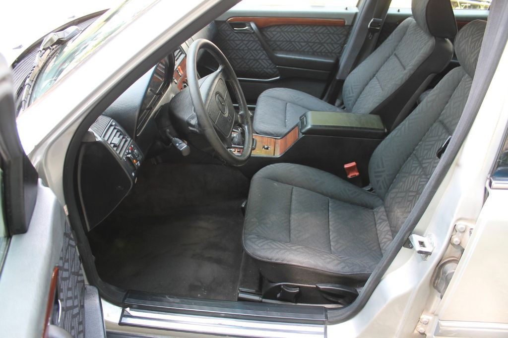 Mercedes C-Class foto 7