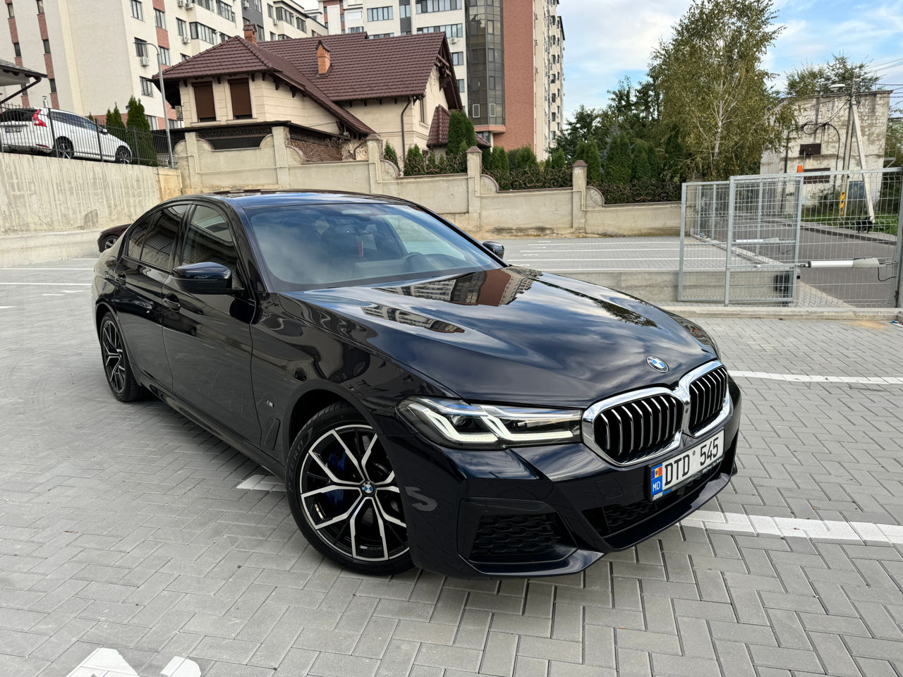 BMW 5 Series foto 0