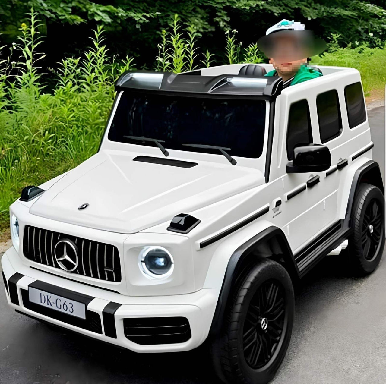 Mercedes G 63 cea mai mare mașina cu 2 baterii de 24V7AH  și 4 motoare de 200 W doar la noi foto 2