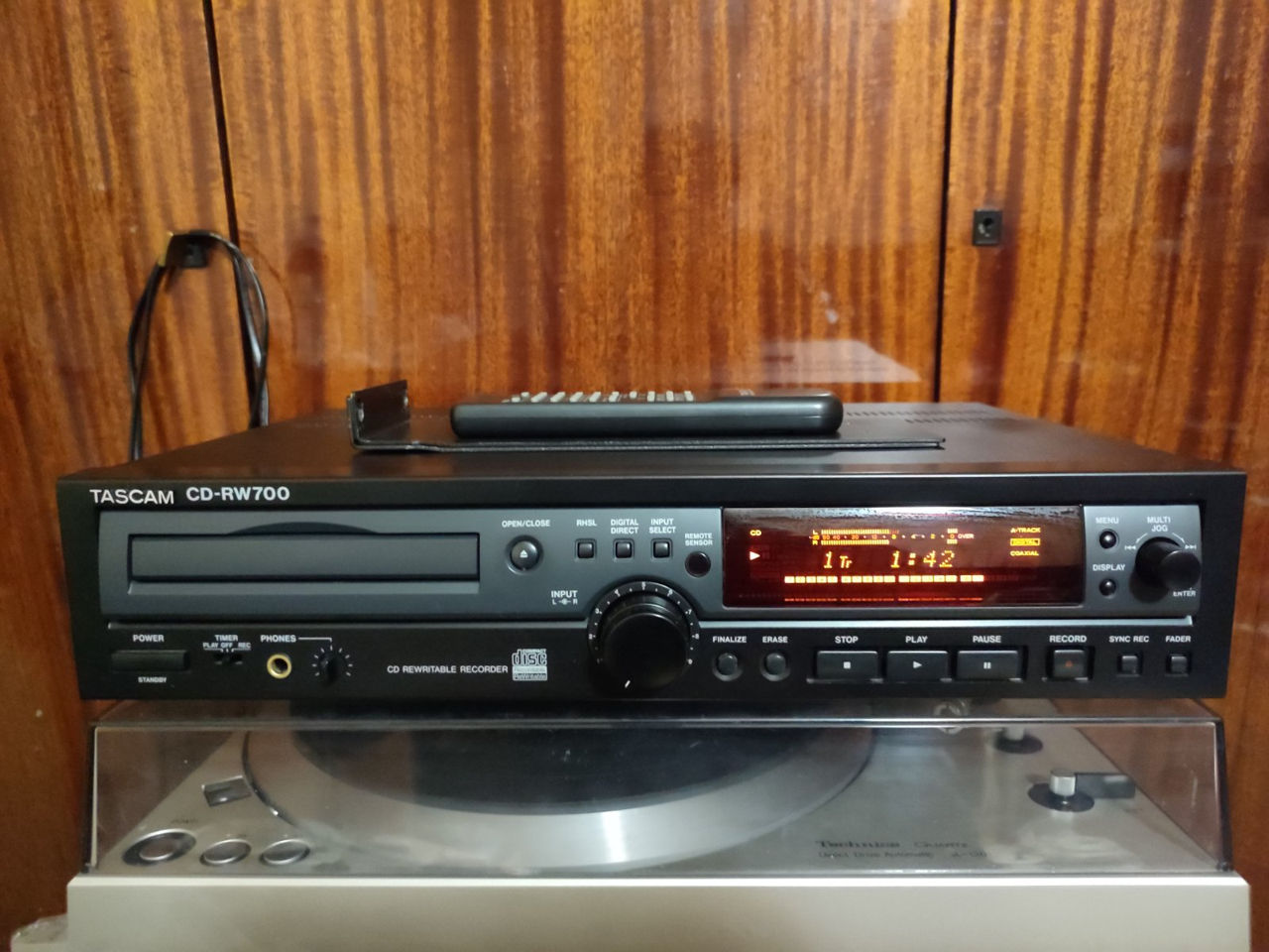 Tascam CD-RW 700 Professional.