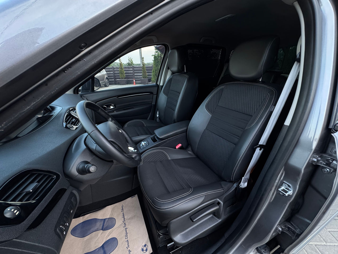 Renault Scenic фото 13