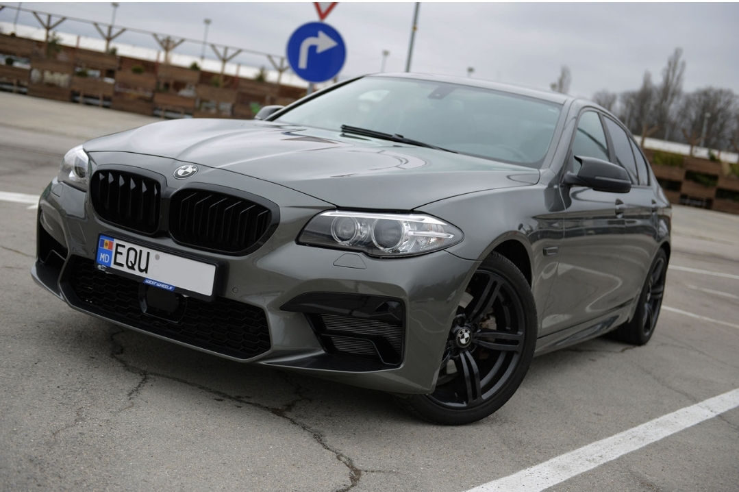 Bara Fata M BMW Seria 5 F10- G30 M5 look foto 2