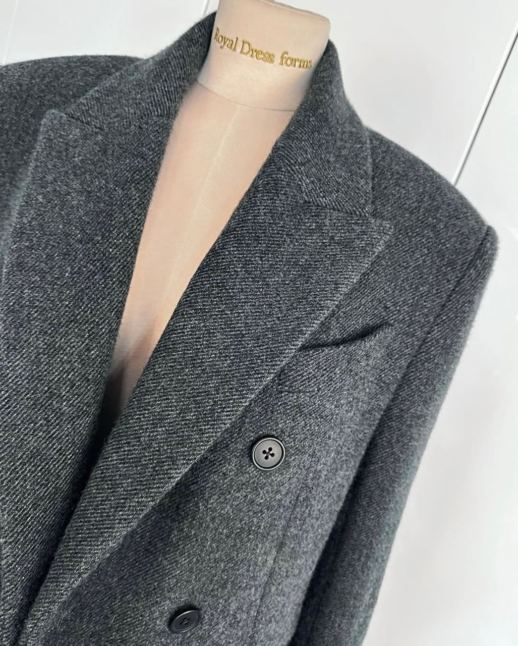 atelier, croitorie individuală, croitorie la comandă, atelier de croitorie, haine la comandă foto 0