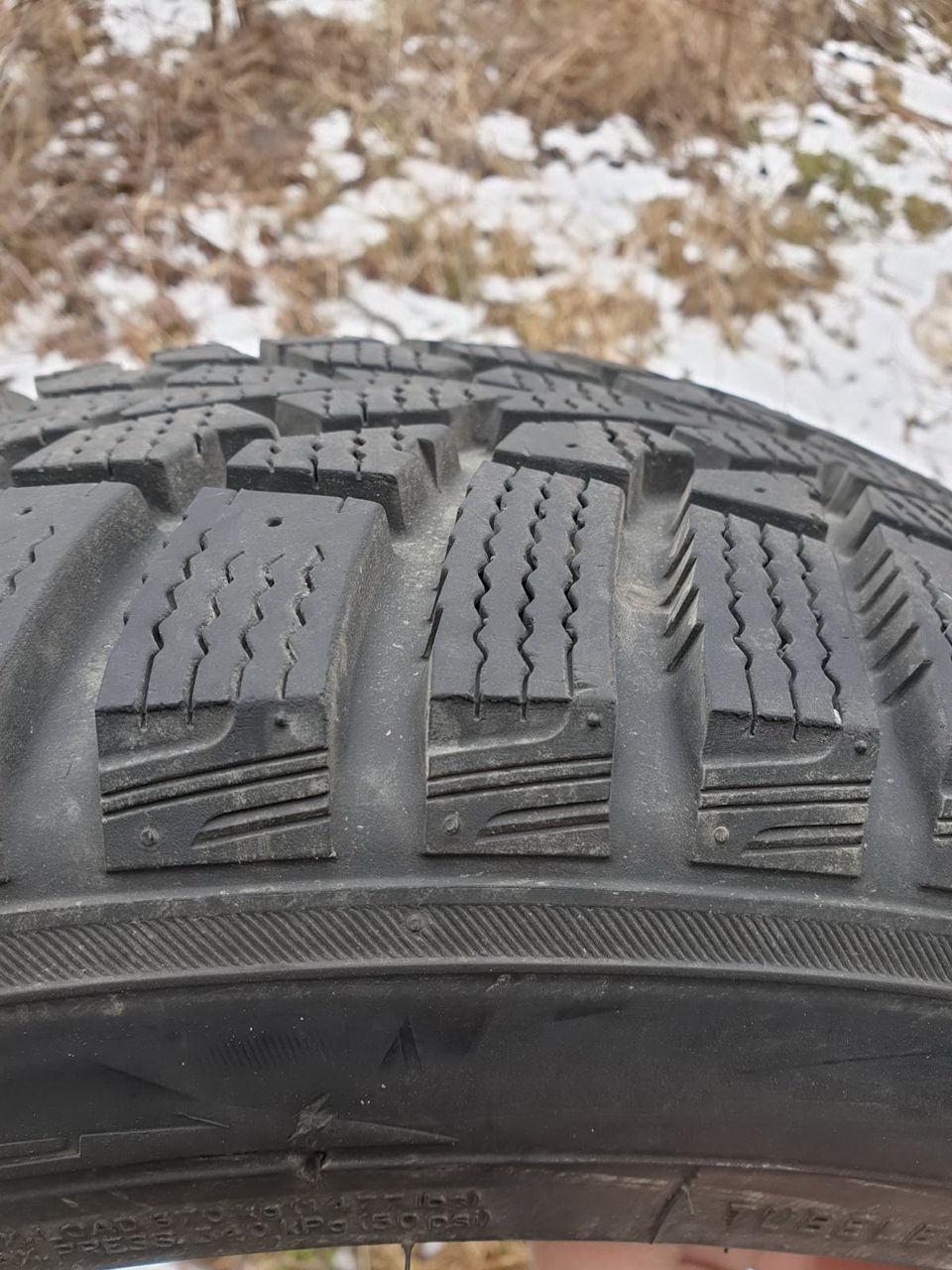 Зимнеяя резина- 4 шт-Maxxis Arctictrekker R16/205/55 Без дефектов ...