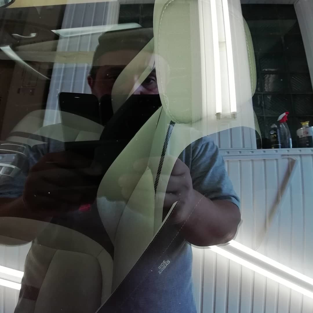 Удаление царапин с боковых стекол. Полировка фар. Полировка автостекол. foto 3