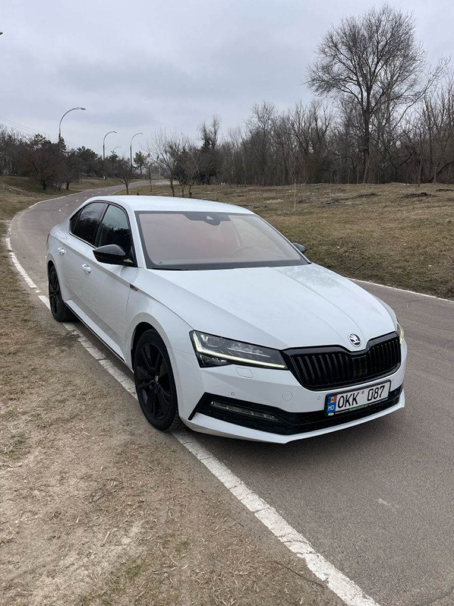 Skoda Superb foto 1