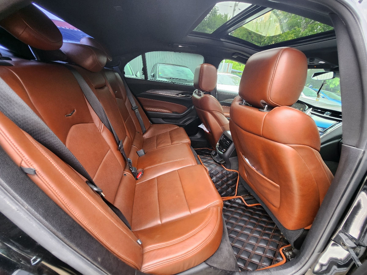 Cadillac CTS foto 9