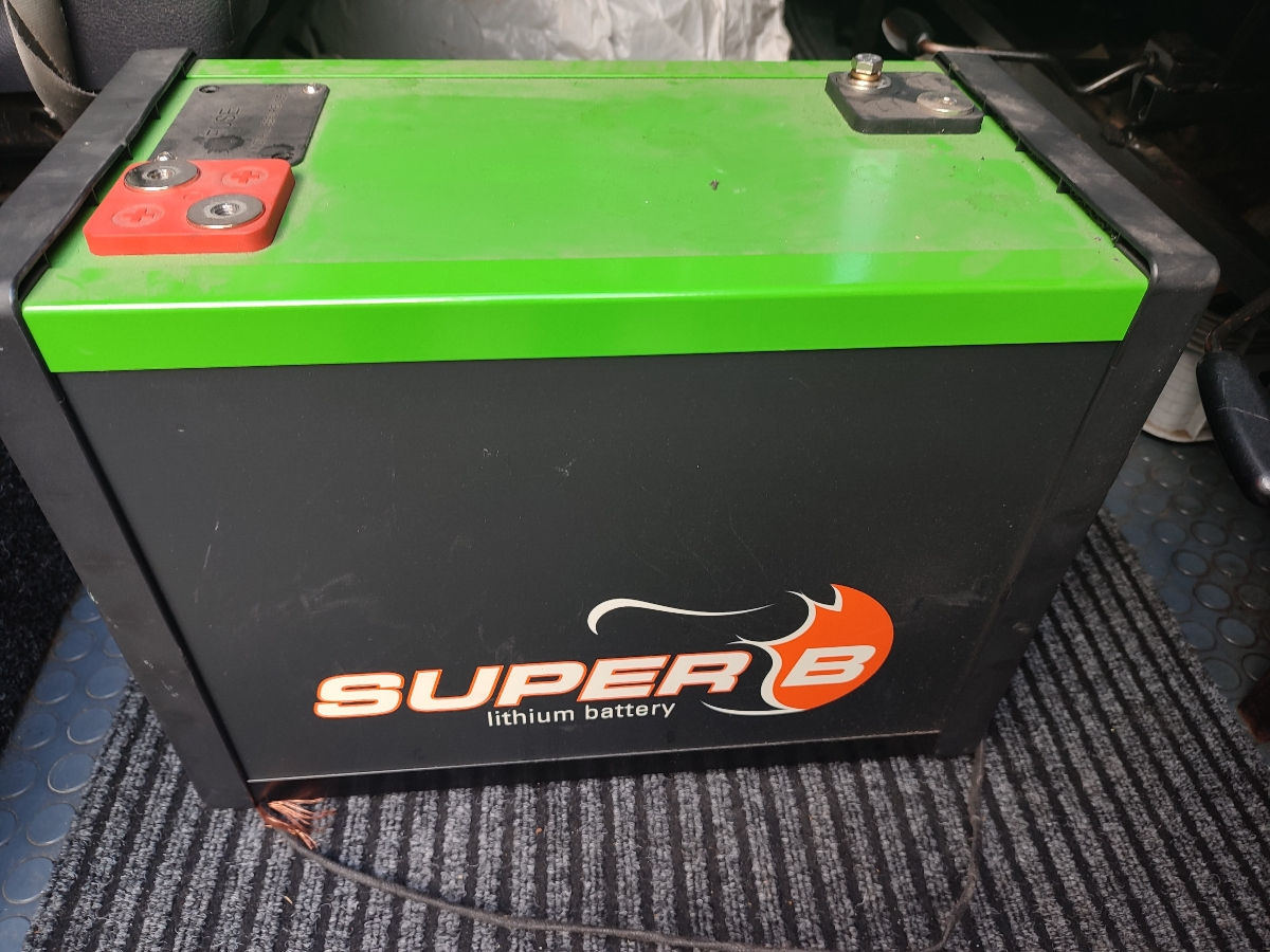 Аккумуляторная батарея Super B серии SB12V100E-ZC foto 0
