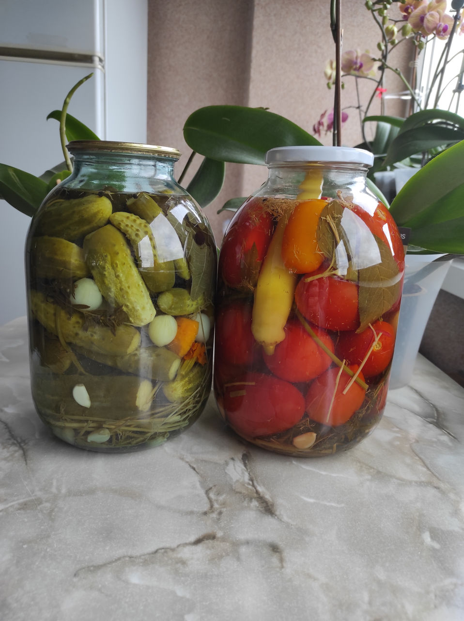Огурцы маринованные.