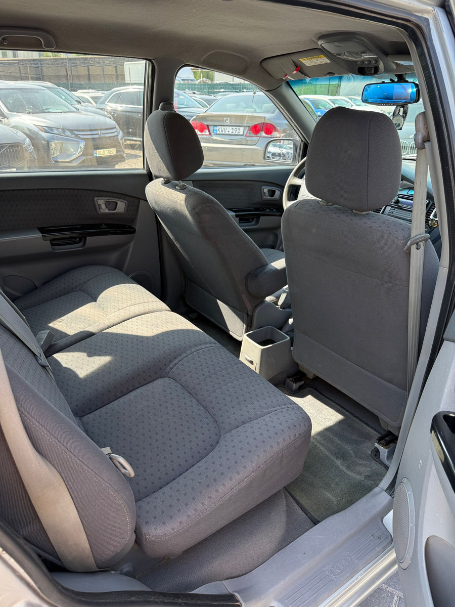 KIA Carens фото 5