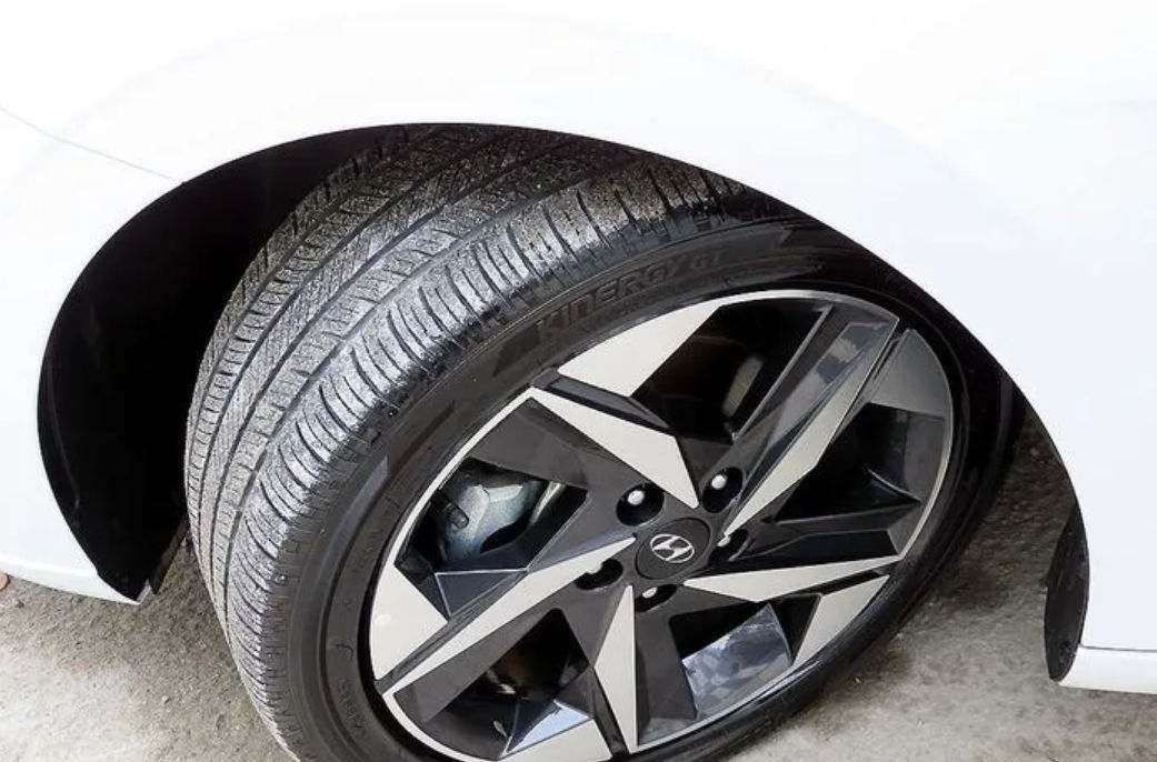 Hyundai Elantra foto 11