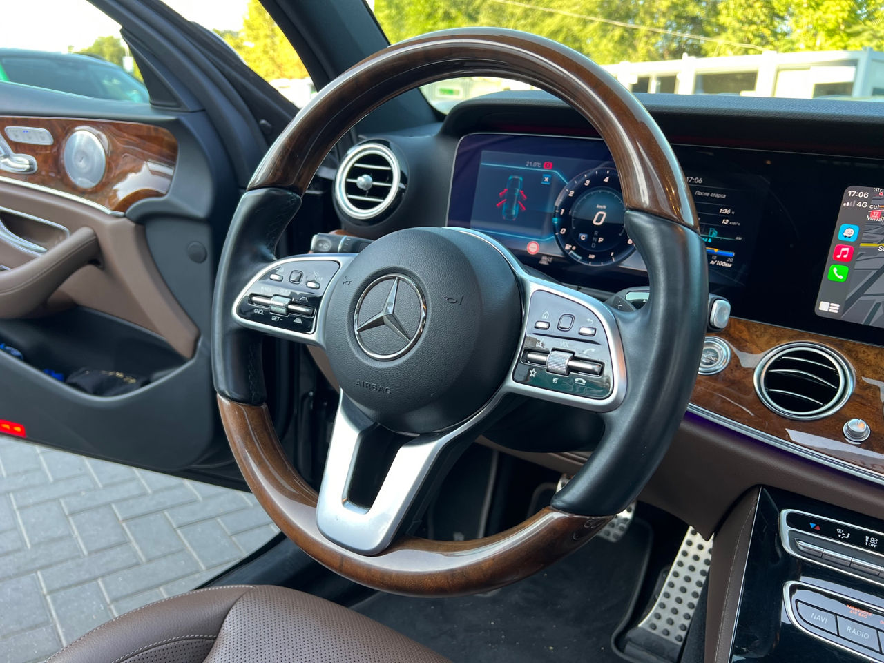 Mercedes E-Class foto 14