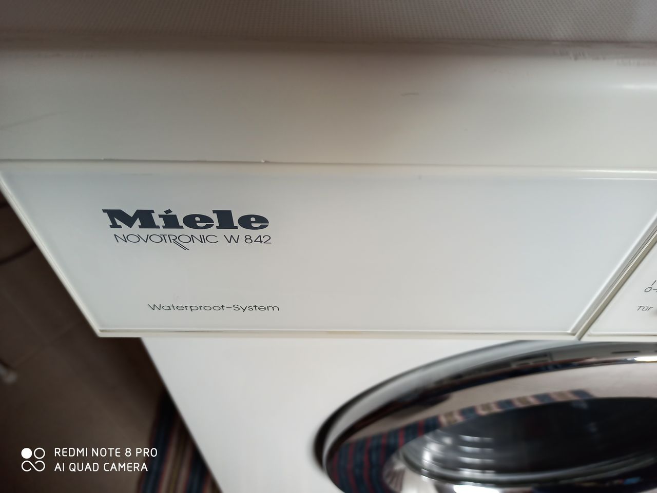 Продам стиральную машину б/у Miele