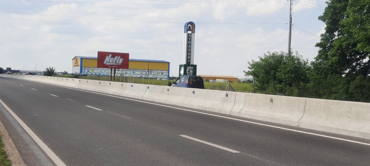 1 ari la traseu, 15 metri iesire spre traseu, 143 m în adîncime, acces de pe 2 drumuri, cu gaz, apă  foto 0