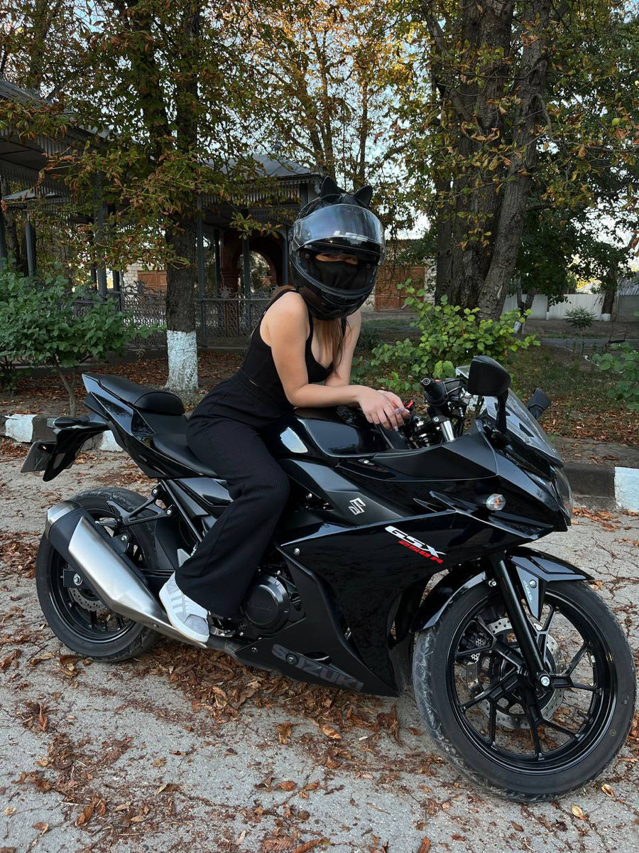 Suzuki GSX250R foto 6