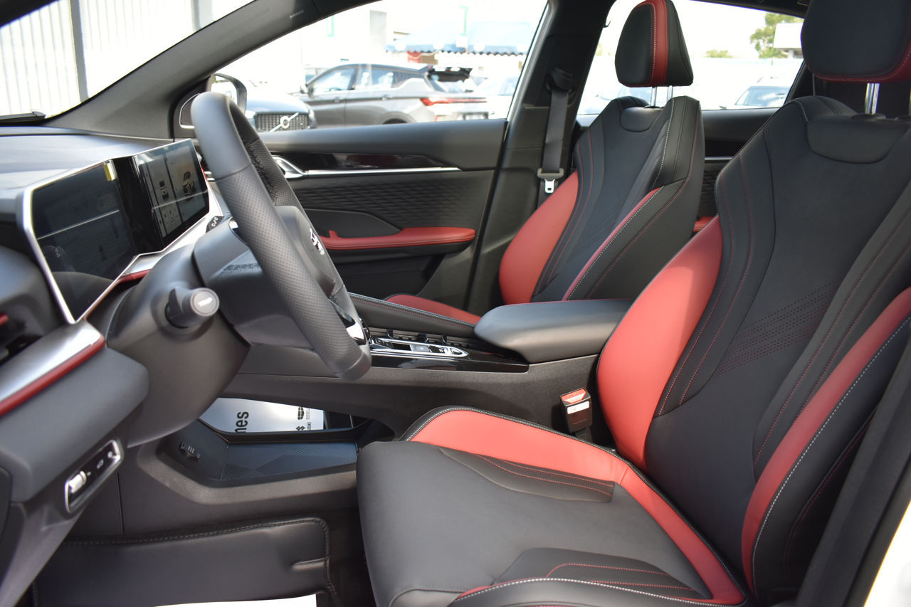 Geely Coolray foto 8