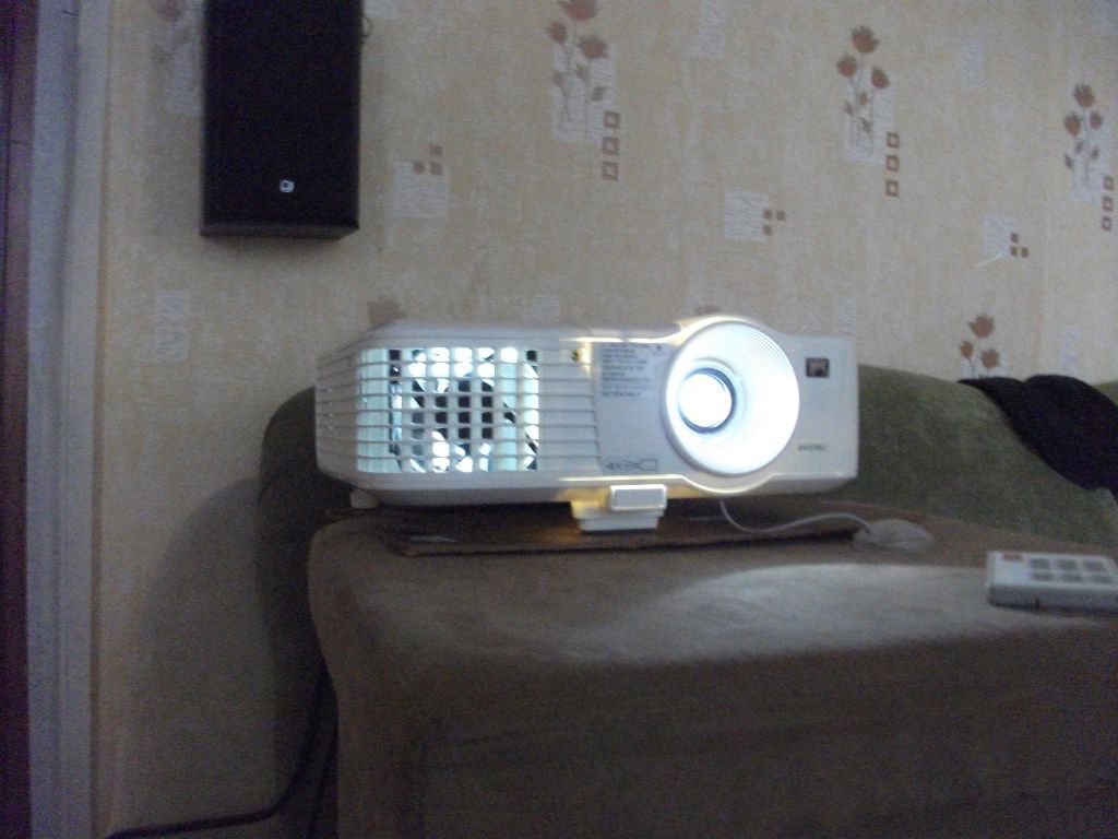 Широкоформатный проектор Mitsubishi c разрешением 1280 х 800, HDMI ...