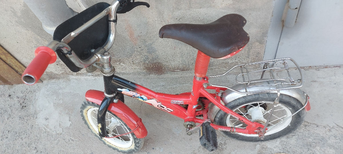 Velosiped  dela 3 pina la 7 ani  in stare bună фото 6