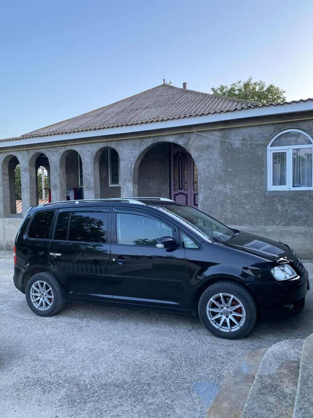 Volkswagen Touran фото 0