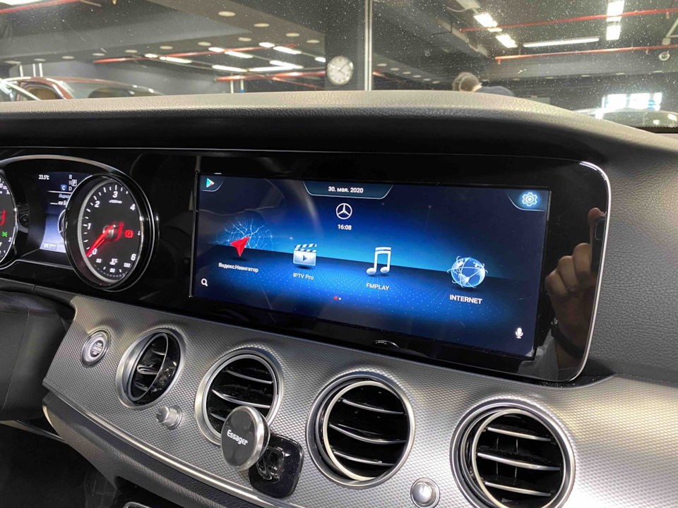 Установка штатных мониторов Mercedes с GPS на Android foto 10