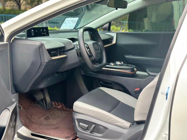 Toyota bZ3 фото 12