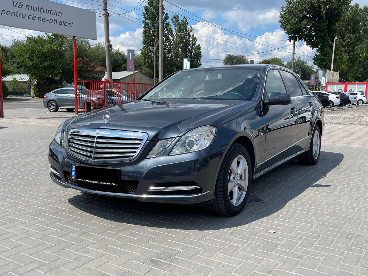 Mercedes E-Class foto 0