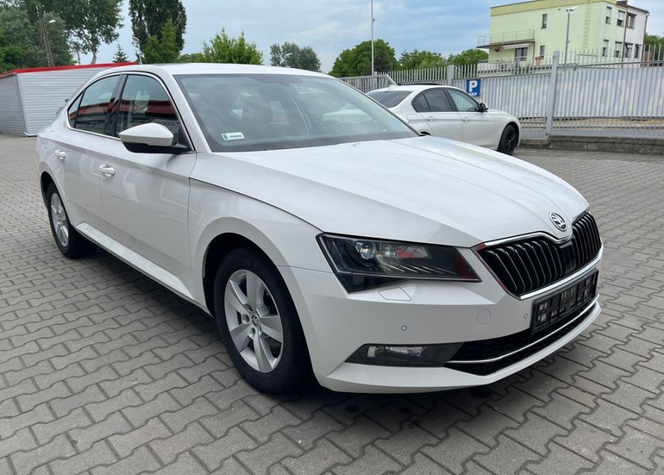 Skoda Superb фото 0
