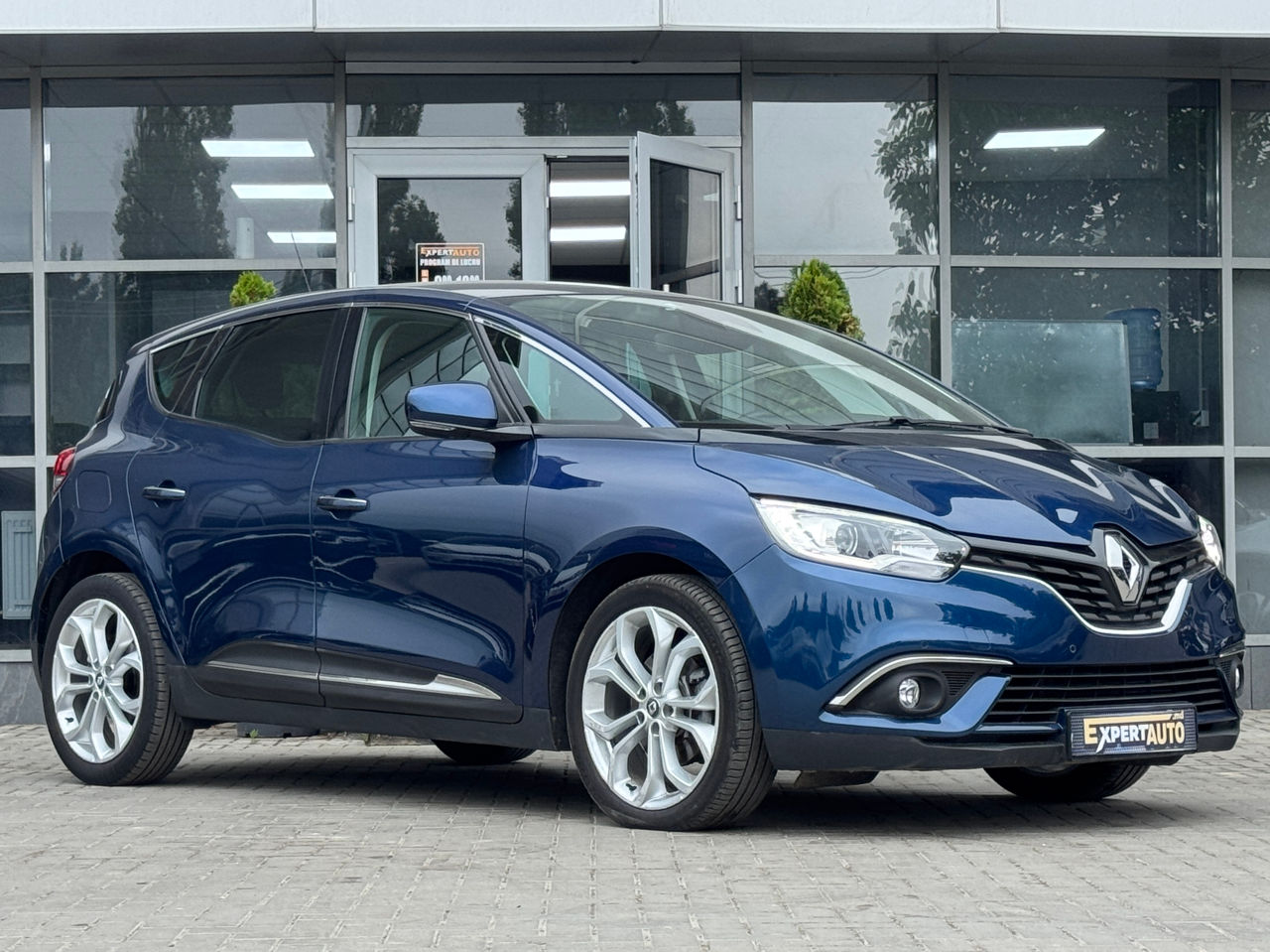 Renault Scenic — фото 3