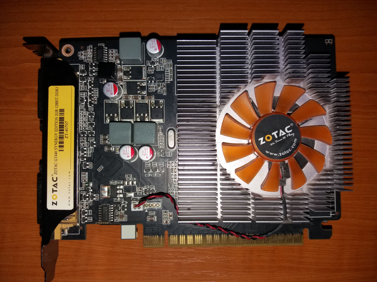 Отличная видеокарта Zotac Nvidia GT 440, 2 GB, 128 bit, DDR3, mini HDMI ...