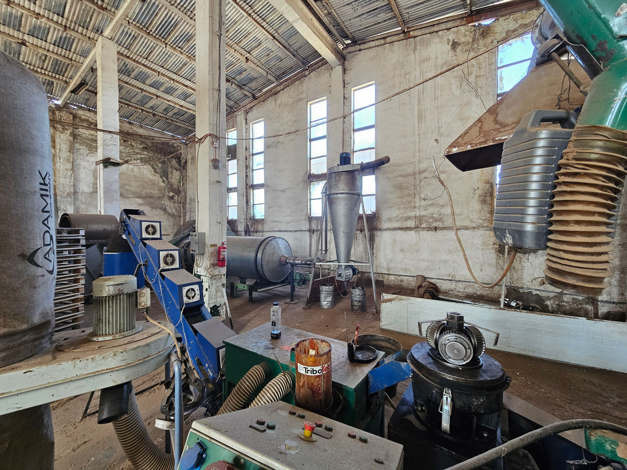De vânzare hală de producție cu teren și locuință în Vaslui, Muntenii de Jos!  foto 4