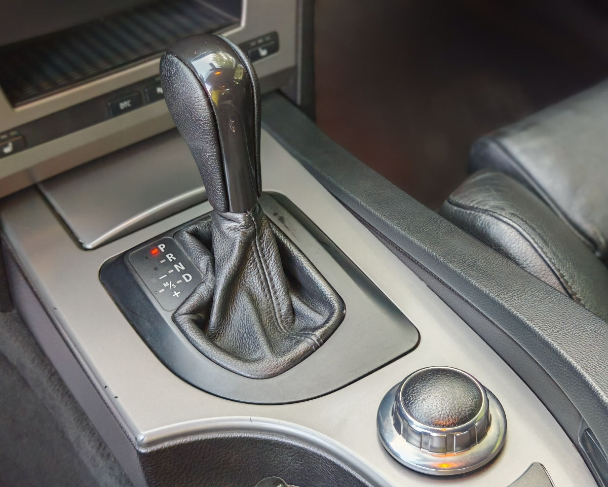 BMW 5 Series фото 11