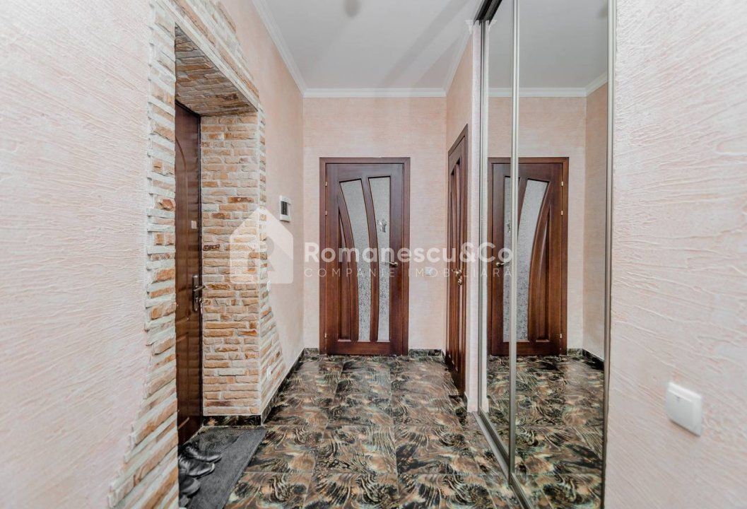 Casă în centru, 150 mp+2 ari, disponibilă în rate! foto 4