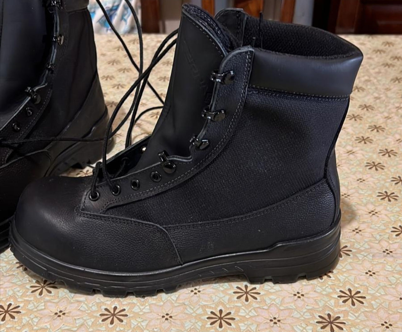 Terra work shoes made in Canada 43,5(28cm)обувь обсолютно новая и ...