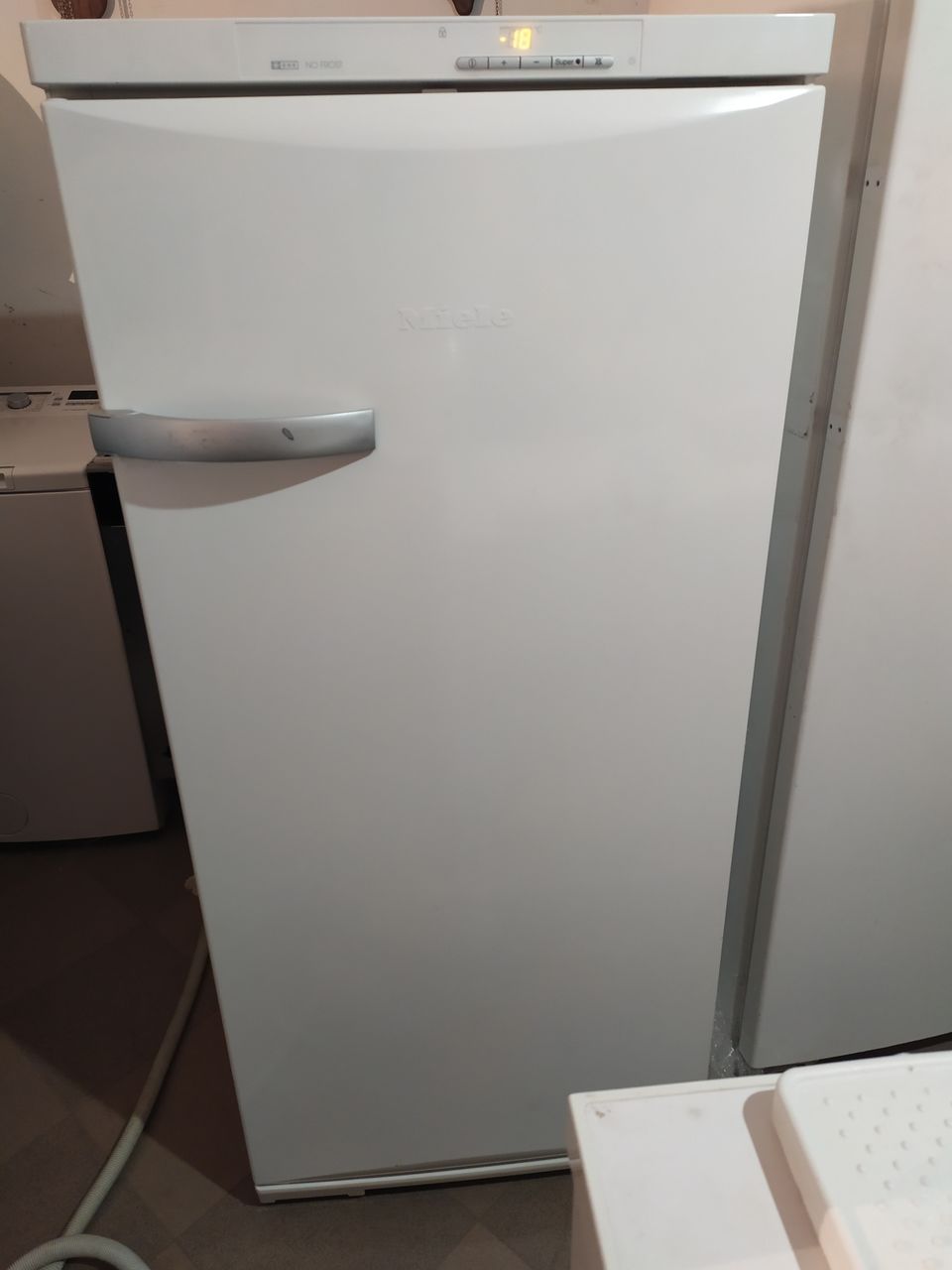 Miele-морозилка no frost на 200 л из Германии