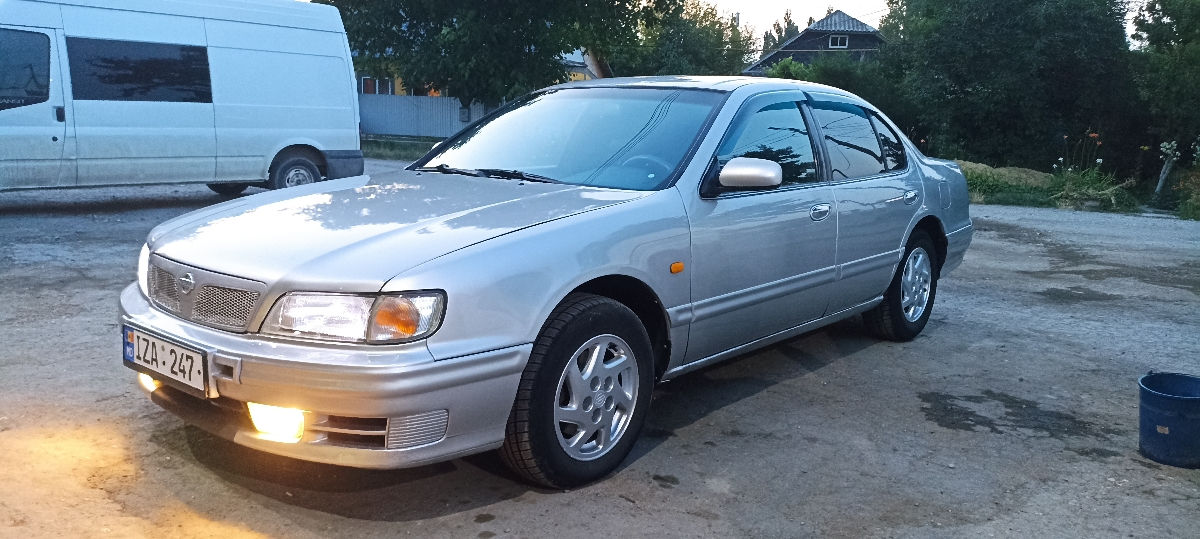 Nissan Maxima foto 1