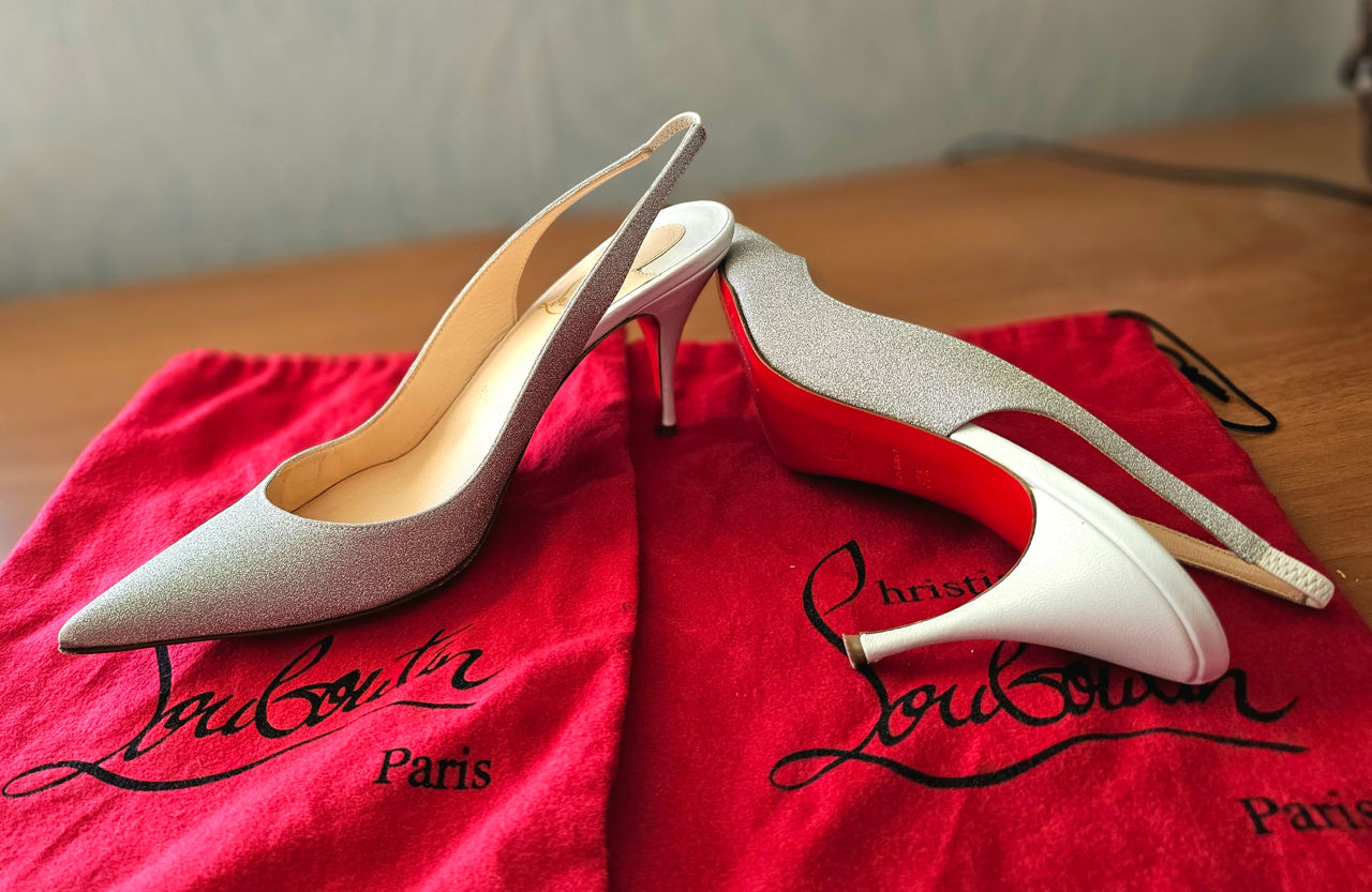 Pantofi Christian Louboutin foto 2