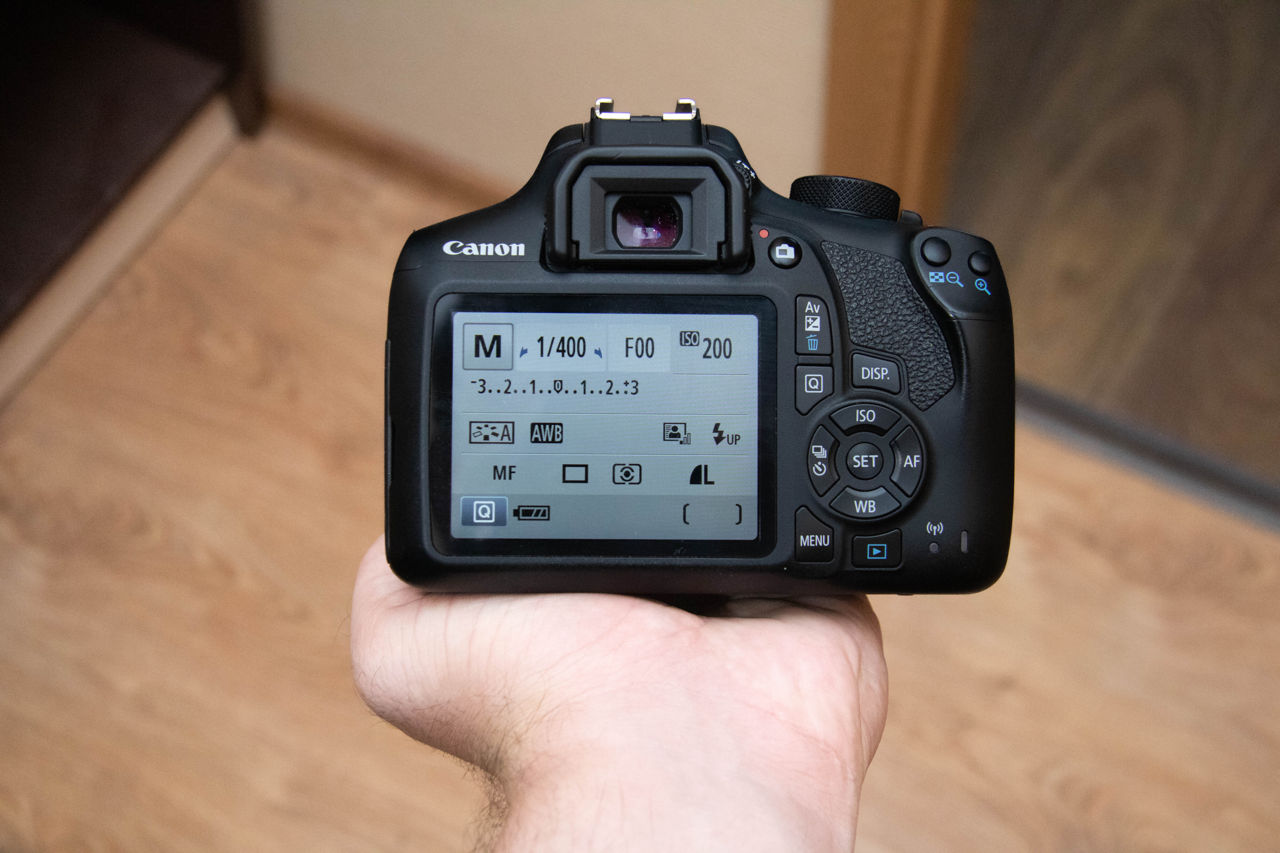 Canon 1300D kit  foto 0