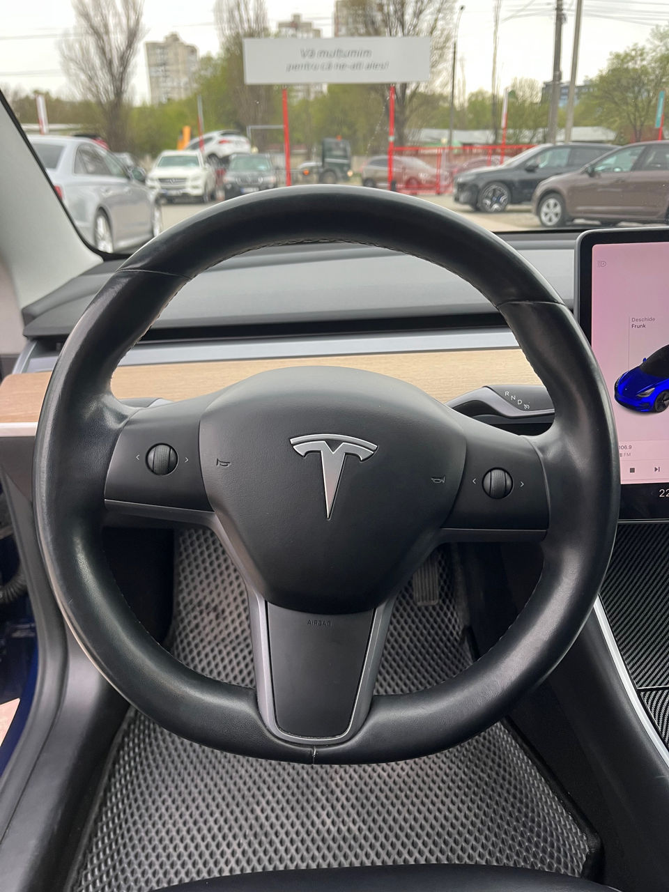 Tesla Model 3 foto 8