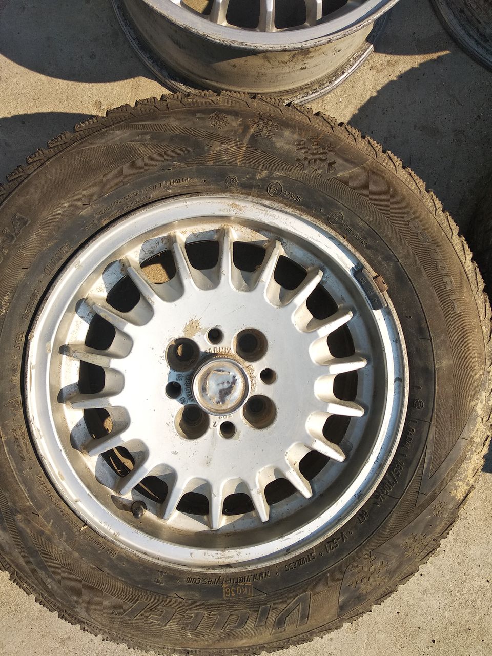 R14 4 x 100