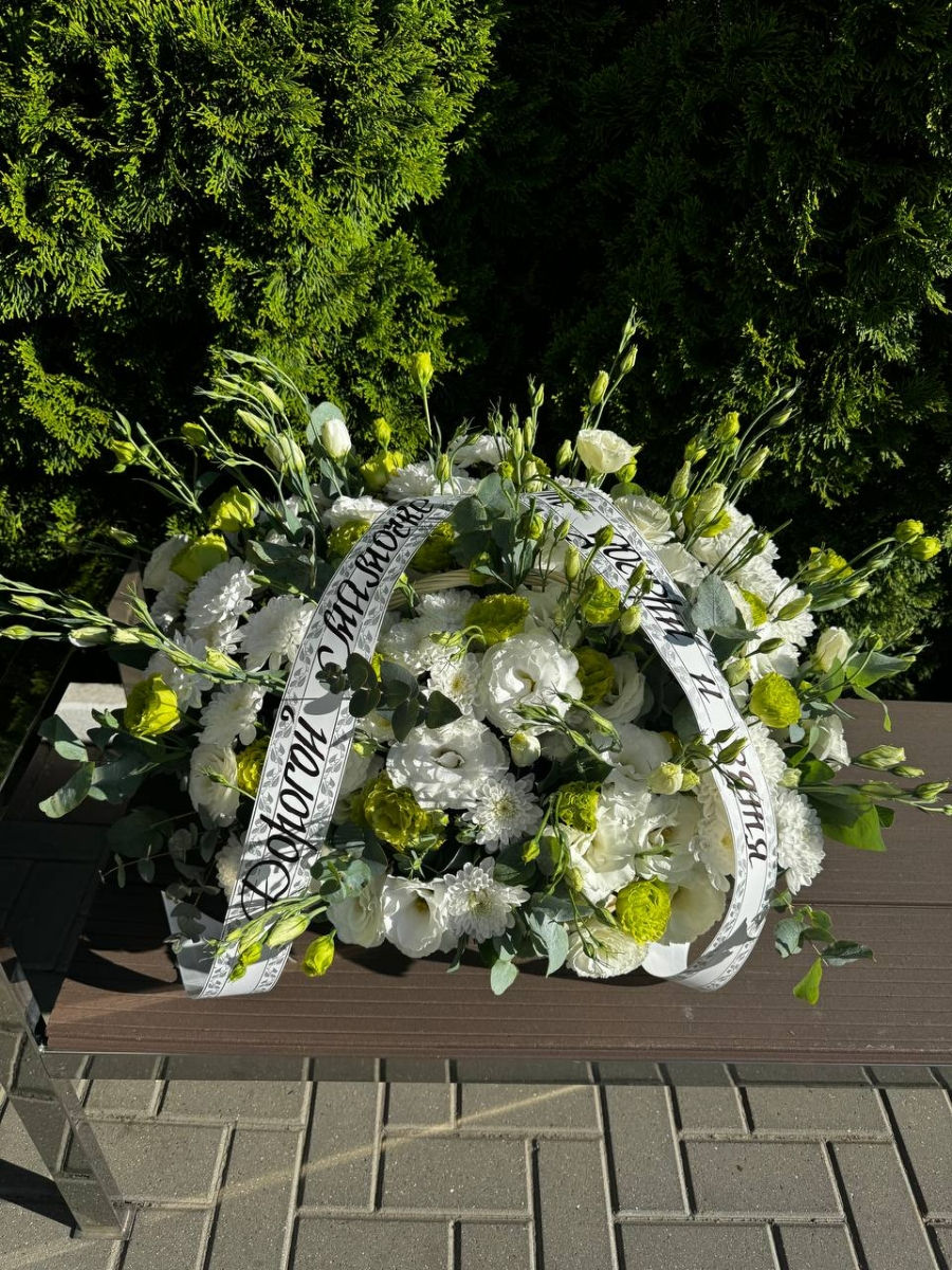 Coroane funerare din flori naturale foto 4