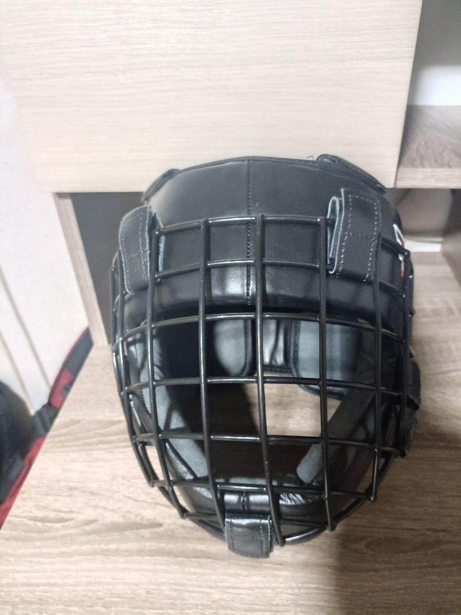 Vând echipament sportiv din piele,pentru box, kikboxing  фото 4