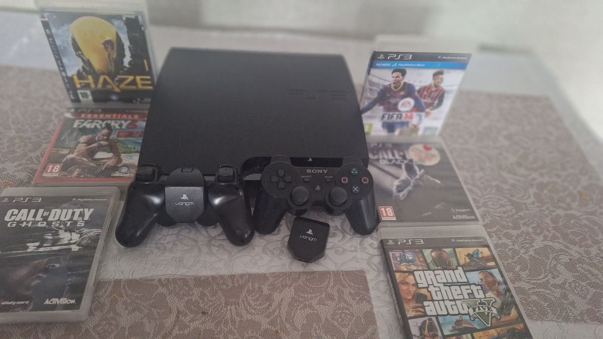 Sony  Playstation series 3 slim foto 1