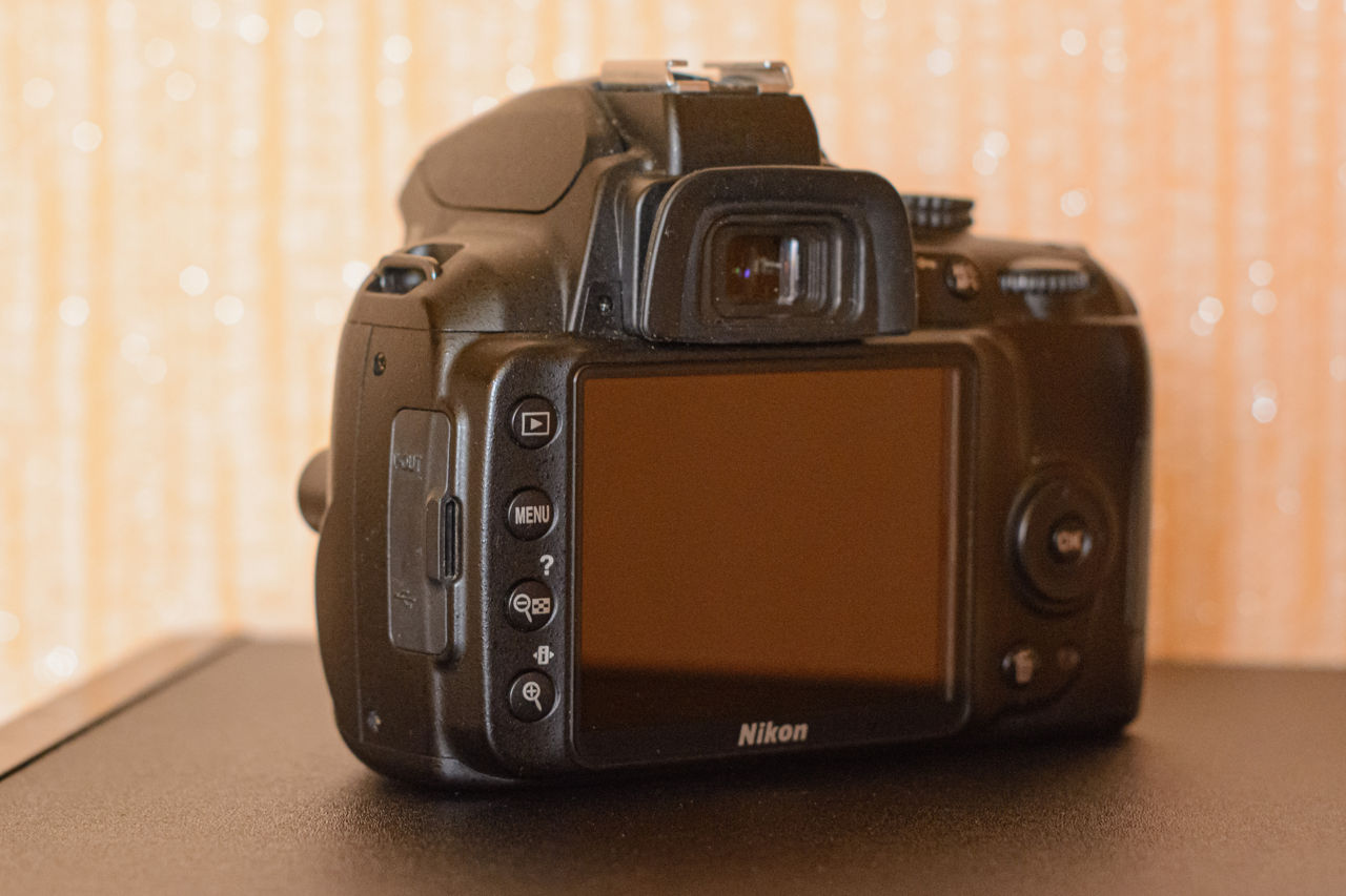 Nikon D3000 Body