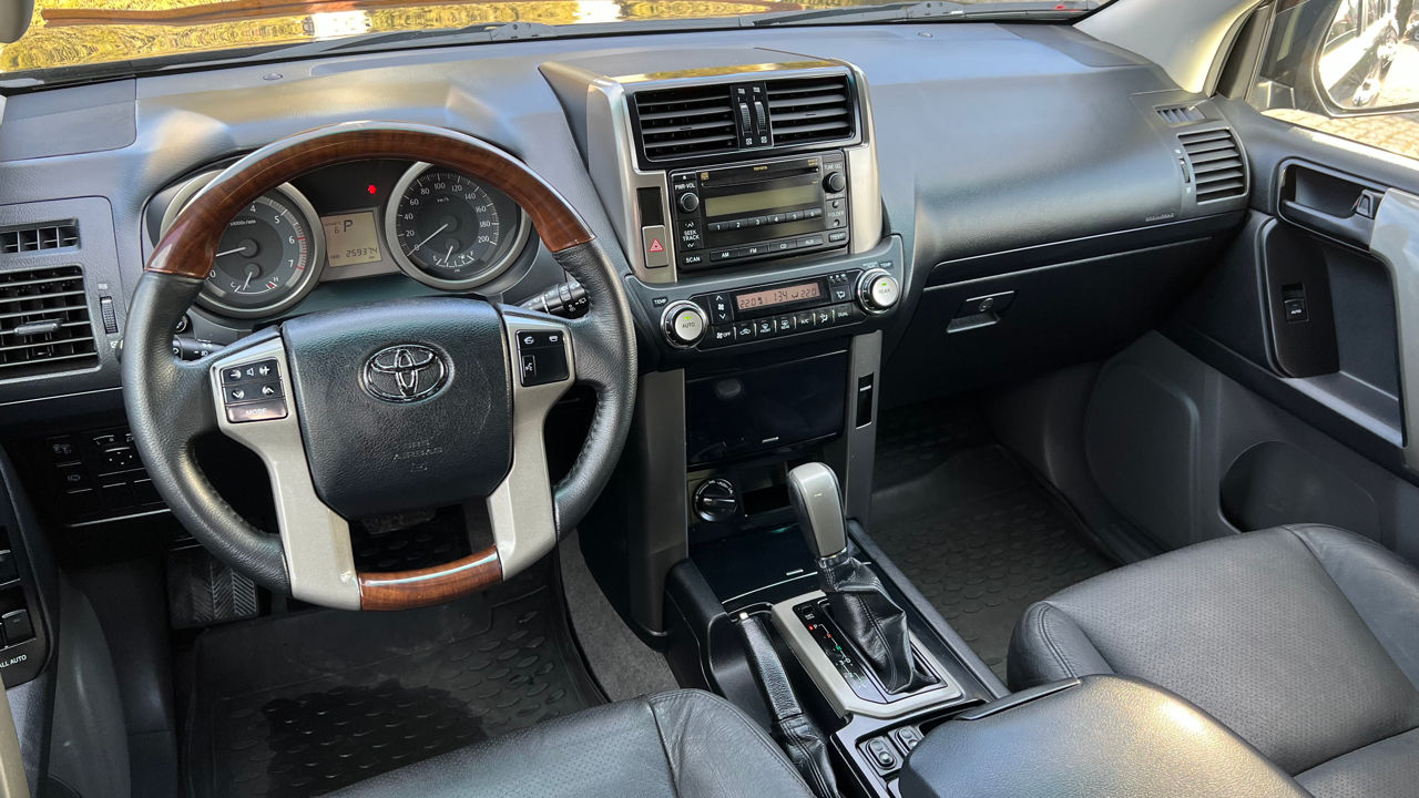 Toyota Land Cruiser Prado foto 8