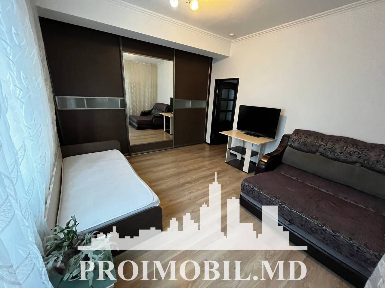 Apartament cu 2 camere, 90 m², Centru, Chișinău foto 3