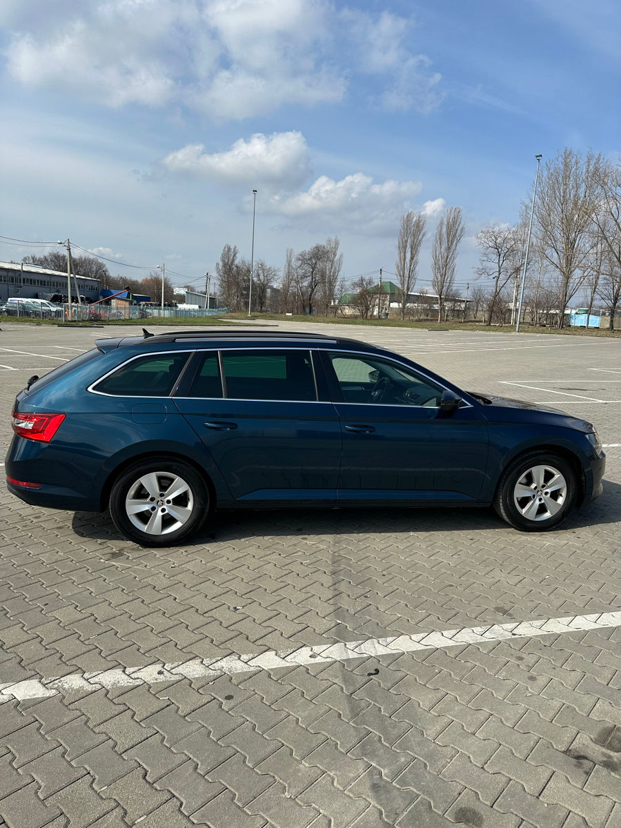 Skoda Superb foto 0